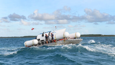 Photo of Barcos, aviones y equipos de sonar buscan al submarino perdido en el océano Atlántico
