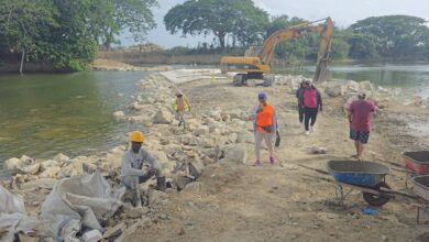 Photo of Moradores del sector Salomón Jorge denuncian construcción de dique en el Río Yaque del Norte