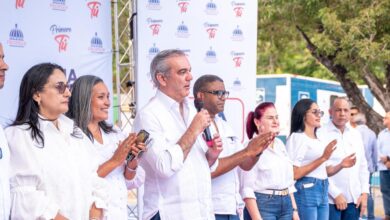 Photo of Abinader reafirma en Azua su compromiso con los más pobres del país
