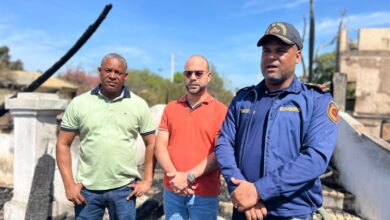 Photo of Alcalde Jesús Jerez evalúa daños tras incendio en la casa de doña Emilia Jiménez