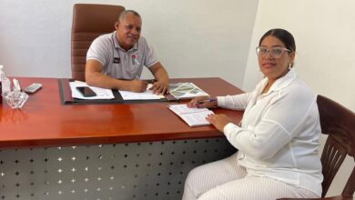 Photo of Regidora Ivelisse Fermín y alcalde Jesús Jerez se reúnen para dar seguimiento a obras comunitarias en Laguna Verde y otras zonas de Montecristi