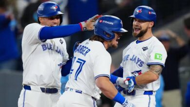 Photo of Azulejos de Toronto arrollan 11-4 en el primer juego de la Serie Mundial