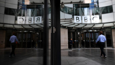 Photo of Trump exige a la BBC 10,000 millones de dólares y la cadena responde que se defenderá
