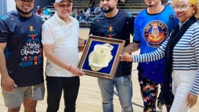 Photo of Cristian Castro recibe reconocimiento por su apoyo constante al deporte en Montecristi