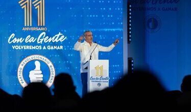Photo of Abinader dice que «sus amigos de la oposición» temen buscar en Google los temas del pasado