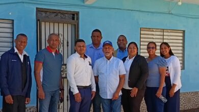 Photo of DIRIGENTES MAGISTERIALES AGRADECEN EDUARDO HIDALGO APROBACIÓN COMPRA LOCAL MONTECRISTI.