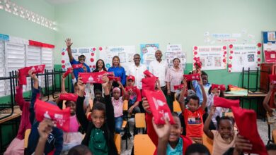 Photo of Bajo aguacero, servicios de Propeep impactan a cientos de personas en Villa Verde, La Romana