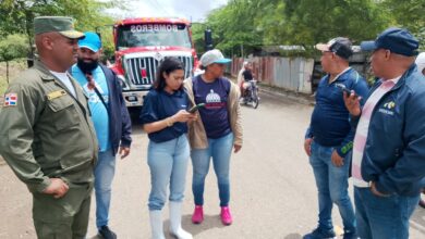 Photo of Alcalde Jesús Jerez y gobernadora Leissa Cruz supervisan barrios afectados por las lluvias en Montecristi