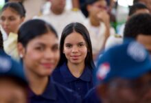 Photo of Estudiante de Las Matas de Santa Cruz recibe reconocimiento nacional “Defensores de la Patria”