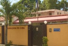 Photo of Salen del país diplomáticos y funcionarios cubanos tras recibir ultimátum del Gobierno dominicano