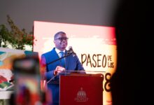Photo of Propeep inaugura exposición “Entre Muros y Colores” y presenta segunda edición del álbum sobre el Paseo de los Colores